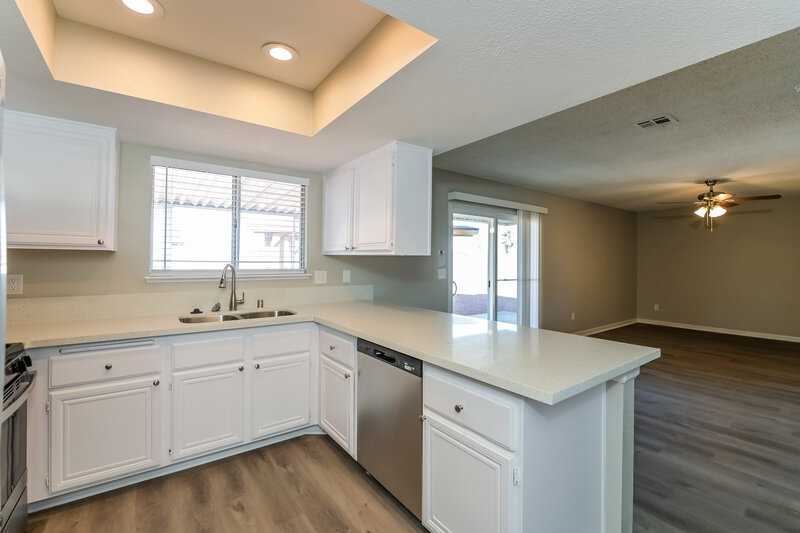 2,095/Mo, 830 Shoreview Dr Henderson, NV 89002 Kitchen View 2