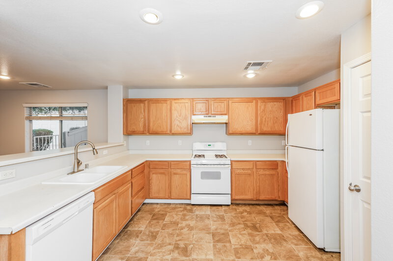 2,500/Mo, 11905 Fairfax Ridge St Las Vegas, NV 89183 Kitchen View