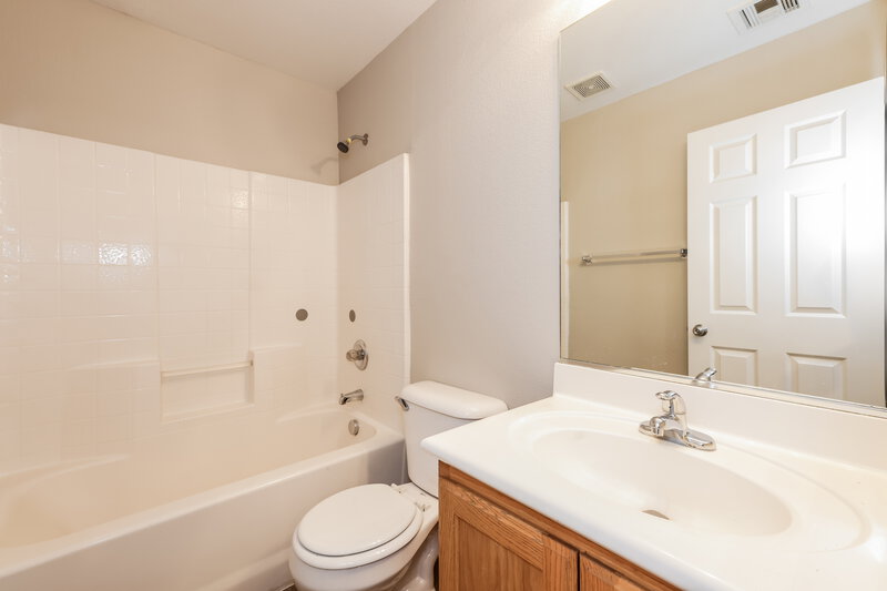 2,500/Mo, 11905 Fairfax Ridge St Las Vegas, NV 89183 Bathroom View