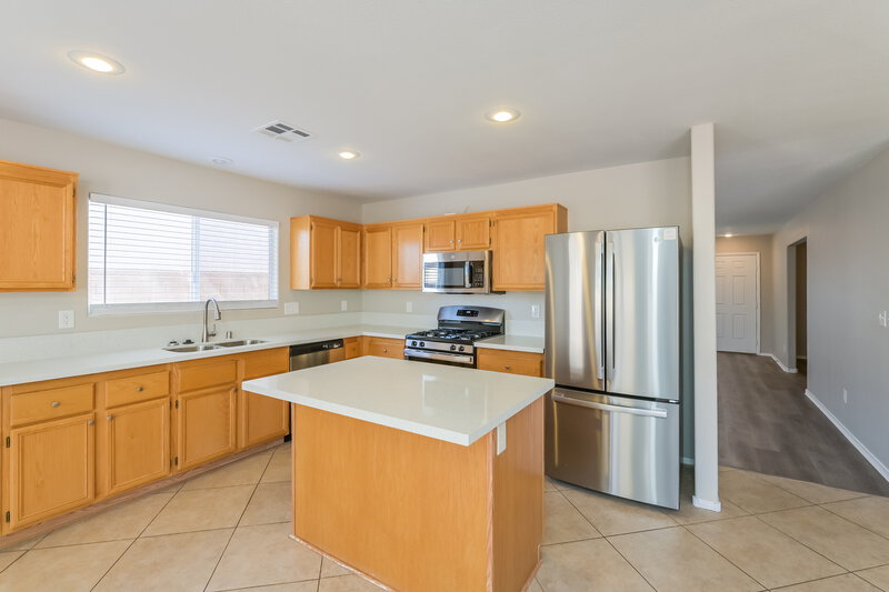2,125/Mo, 176 Sandhill Crane Ave Henderson, NV 89002 Kitchen View