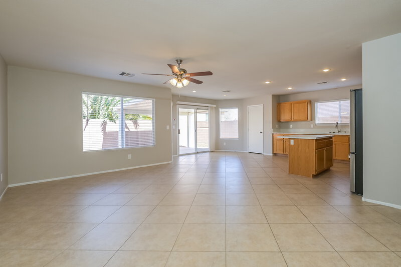 2,125/Mo, 176 Sandhill Crane Ave Henderson, NV 89002 Family Room View