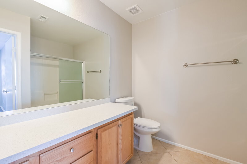 2,125/Mo, 176 Sandhill Crane Ave Henderson, NV 89002 Main Bathroom View
