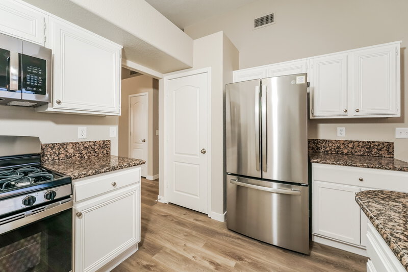 1,990/Mo, 3844 Debussy Way North Las Vegas, NV 89032 Kitchen View 2