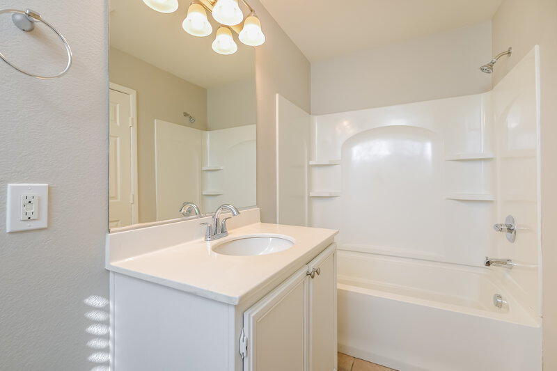2,455/Mo, 6236 Desert Lavender Ave Las Vegas, NV 89141 Bathroom View