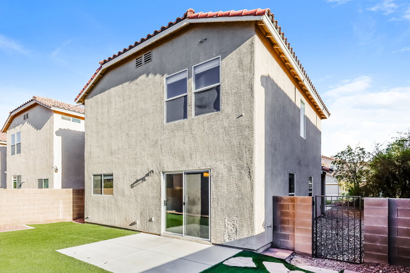 0/Mo, 6236 Desert Lavender Ave Las Vegas, NV 89141 Rear View