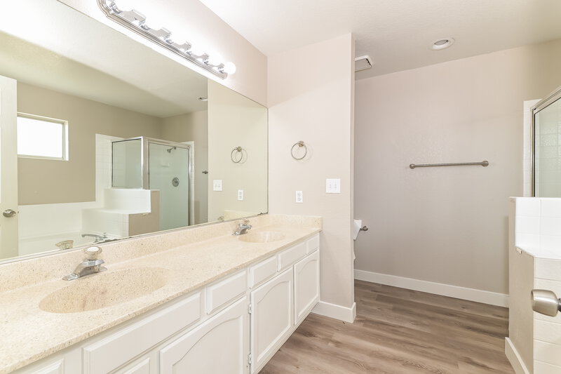 2,785/Mo, 2827 Norfolk Ave Henderson, NV 89074 Main Bathroom View 2