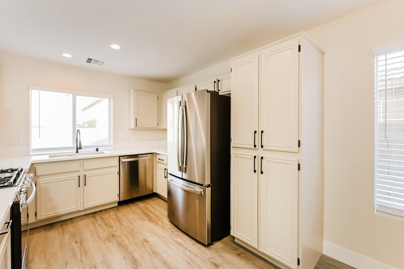 2,230/Mo, 7968 W Quail Ave Las Vegas, NV 89113 Kitchen View