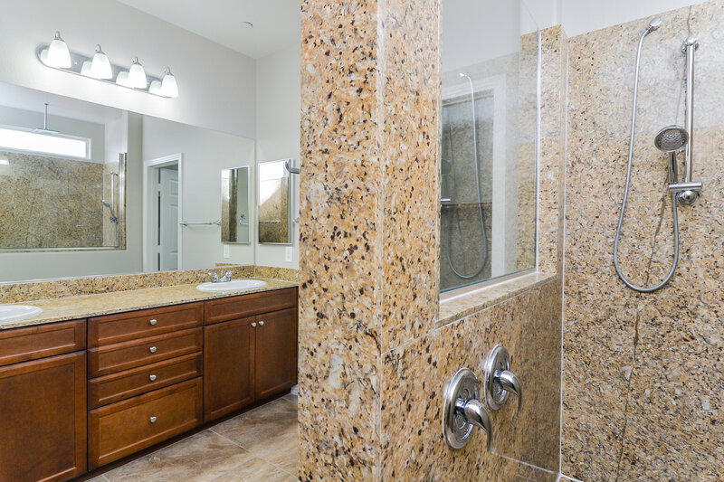 4,620/Mo, 1109 Buckhorn Cove St Henderson, NV 89011 Main Bathroom View 2