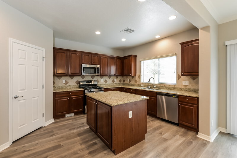 3,880/Mo, 161 Jay Porter Ave Henderson, NV 89002 Kitchen View 2