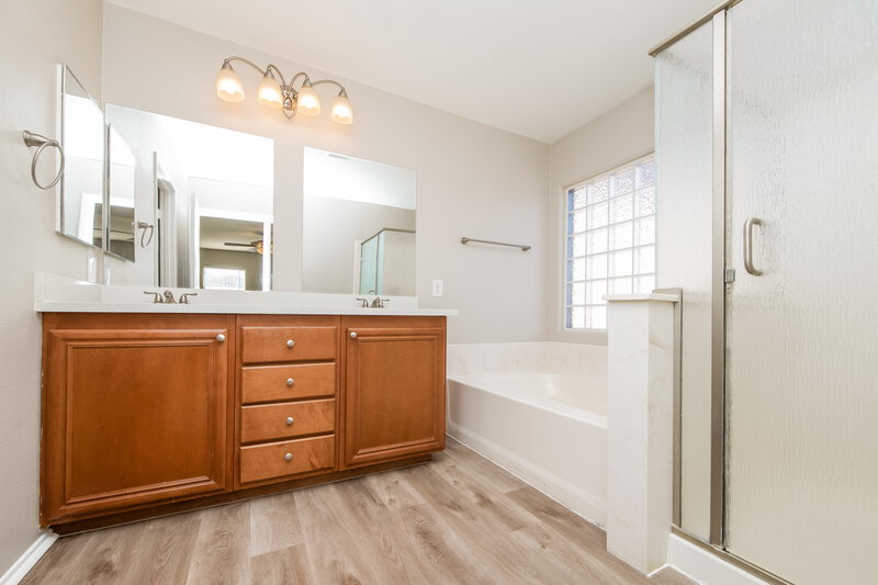 2,405/Mo, 8709 Dodds Canyon St Las Vegas, NV 89131 Main Bathroom View