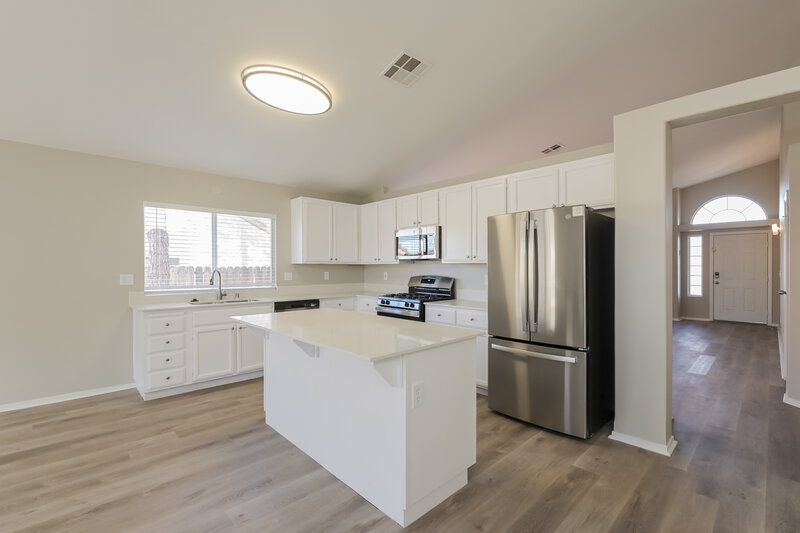 2,655/Mo, 682 Covina Dr Henderson, NV 89002 Kitchen View 2