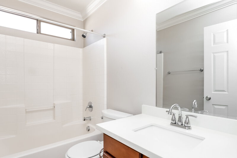 2,080/Mo, 10032 Bonterra Ave Las Vegas, NV 89129 Bathroom View 2