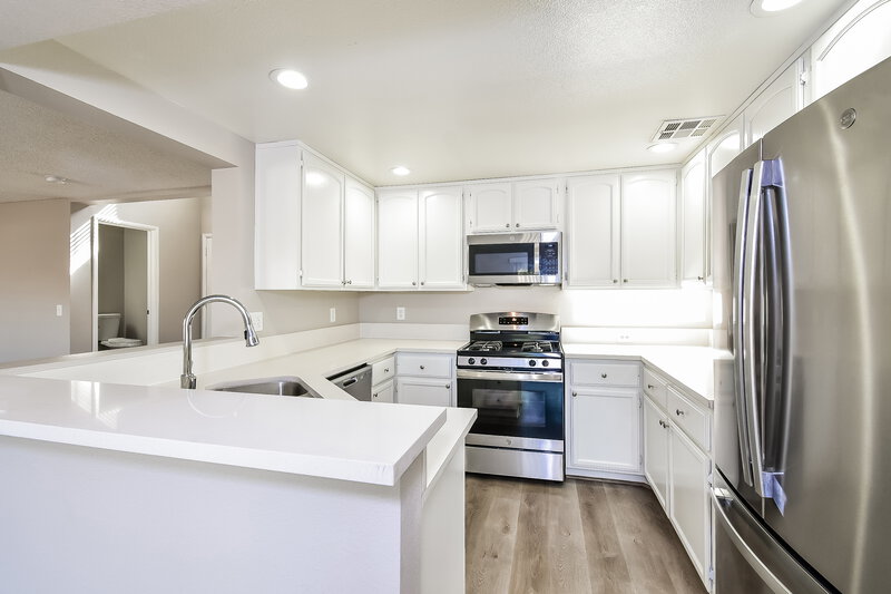 2,585/Mo, 2870 Aliso Dr Henderson, NV 89074 Kitchen View