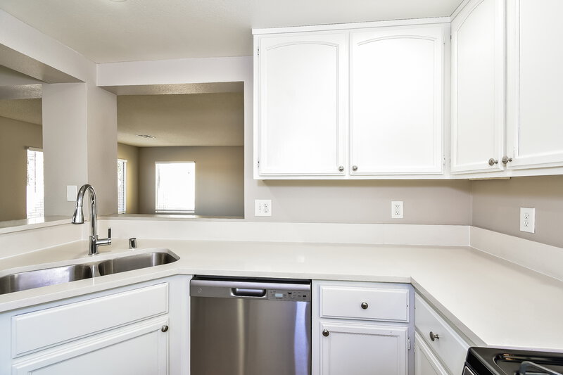 2,585/Mo, 2870 Aliso Dr Henderson, NV 89074 Kitchen View 2