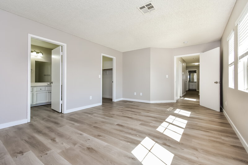 2,585/Mo, 2870 Aliso Dr Henderson, NV 89074 Main Bedroom View 2