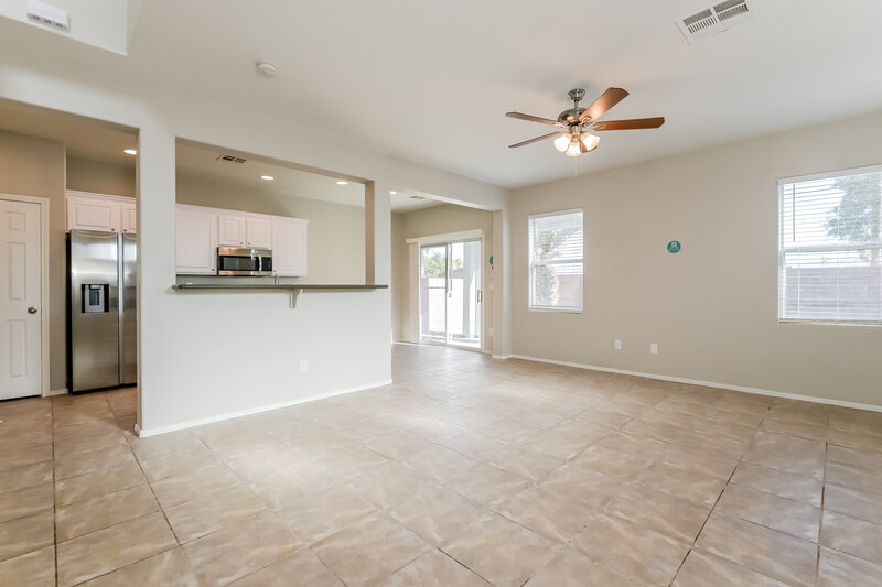 2,180/Mo, 500 Blushing Maple St Henderson, NV 89015 Living Room View 2