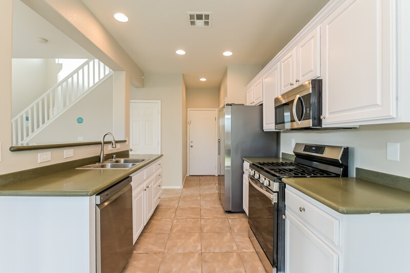 2,180/Mo, 500 Blushing Maple St Henderson, NV 89015 Kitchen View 2