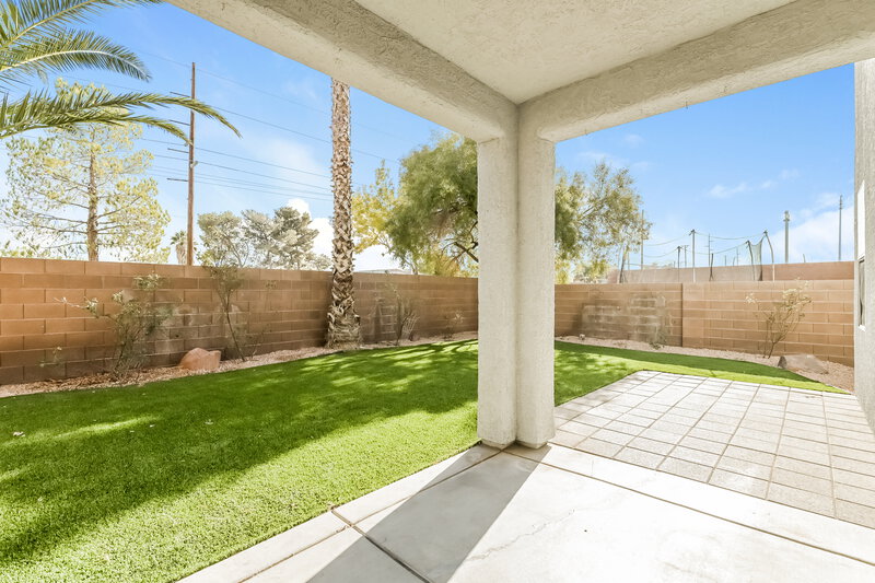 2,180/Mo, 500 Blushing Maple St Henderson, NV 89015 Rear View