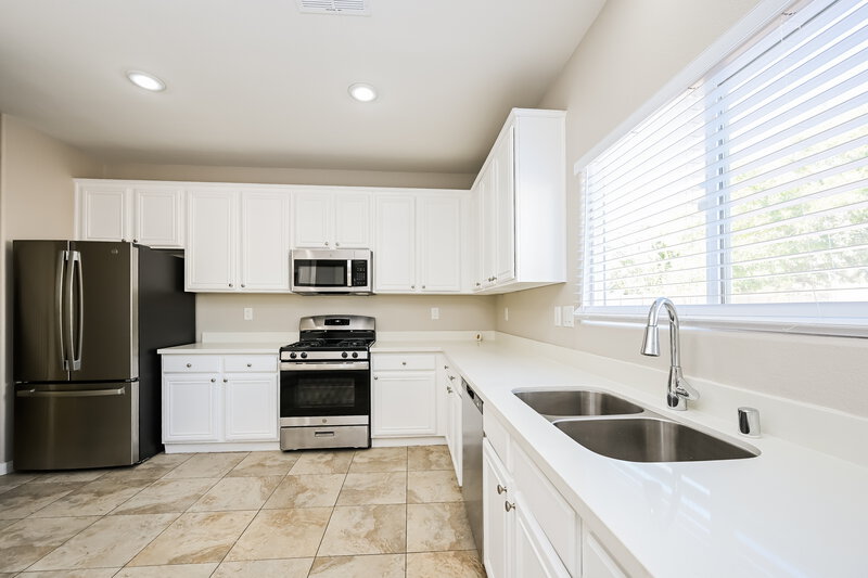 2,075/Mo, 6440 Frosted Dawn Ct Las Vegas, NV 89141 Kitchen View
