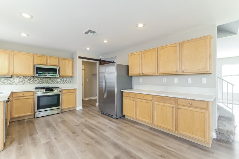 2,225/Mo, 3625 Shanagolden St Las Vegas, NV 89129 Kitchen View