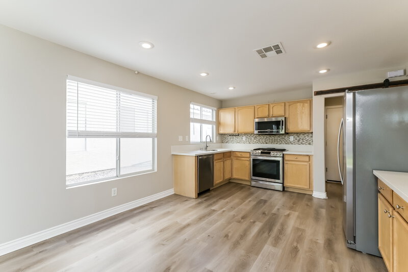 2,225/Mo, 3625 Shanagolden St Las Vegas, NV 89129 Kitchen View 2