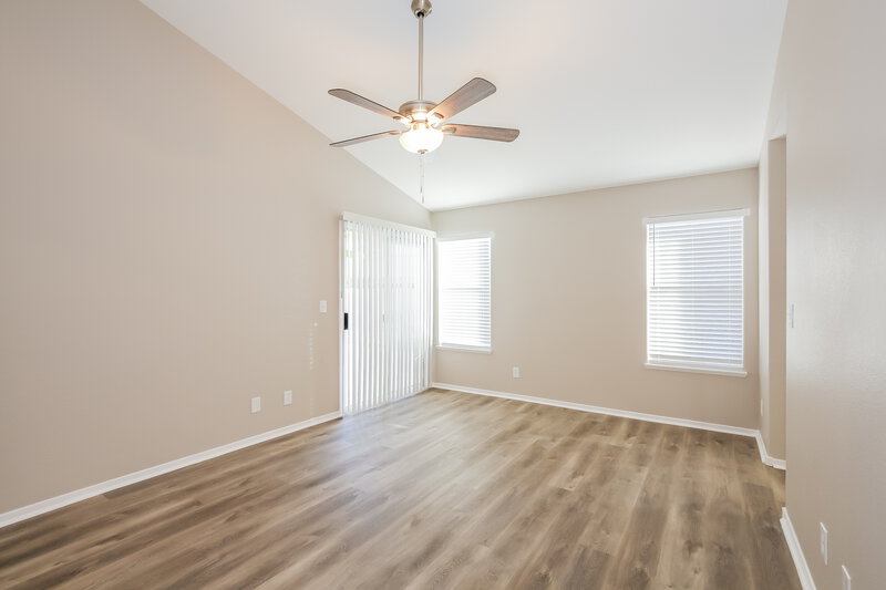 2,075/Mo, 4409 Ocean Breeze Ave North Las Vegas, NV 89031 Main Bedroom View 2