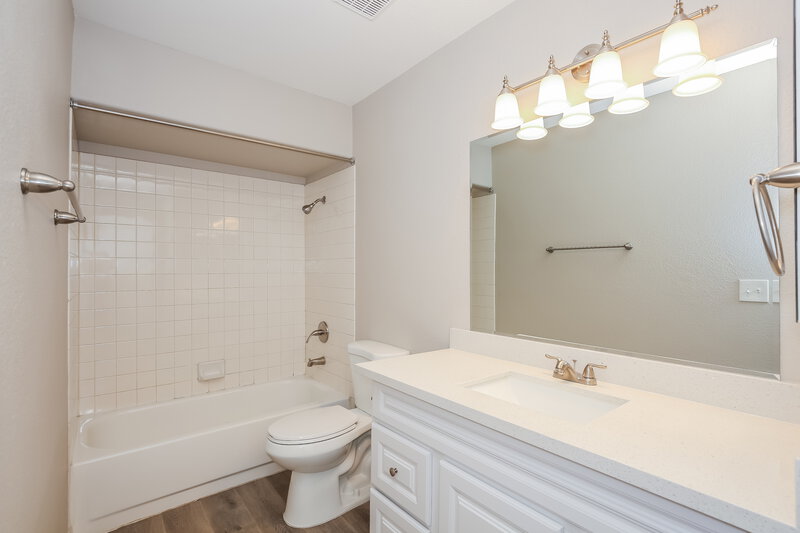 2,075/Mo, 4409 Ocean Breeze Ave North Las Vegas, NV 89031 Bathroom View