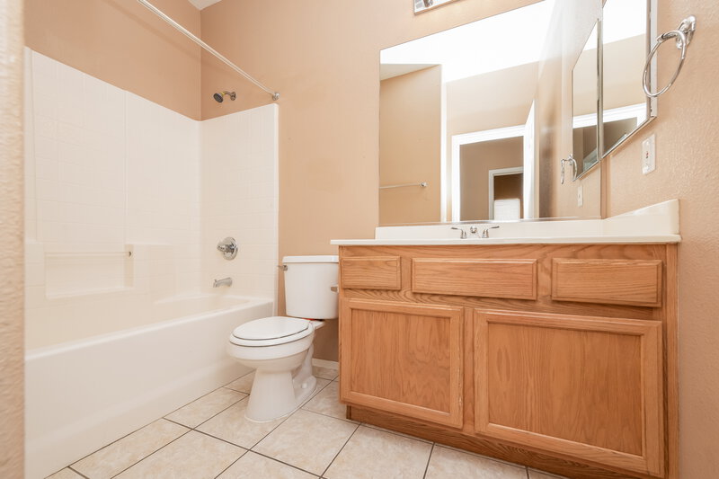 2,080/Mo, 5421 Sea Water Way North Las Vegas, NV 89031 Bathroom View