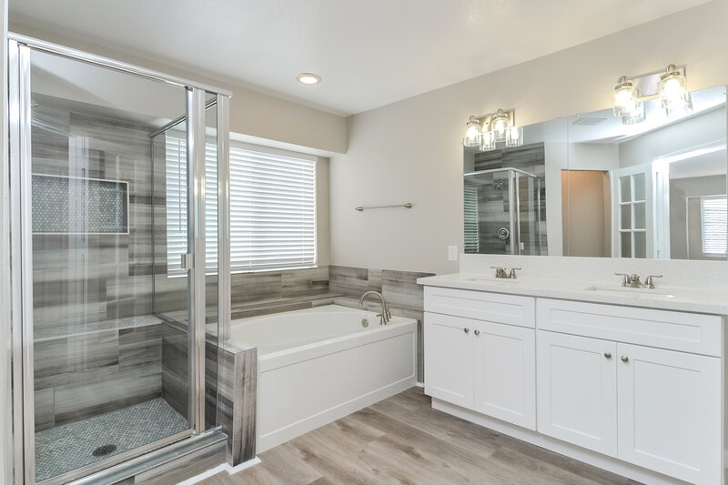 2,750/Mo, 2142 Sun Swept Way Henderson, NV 89074 Main Bathroom View
