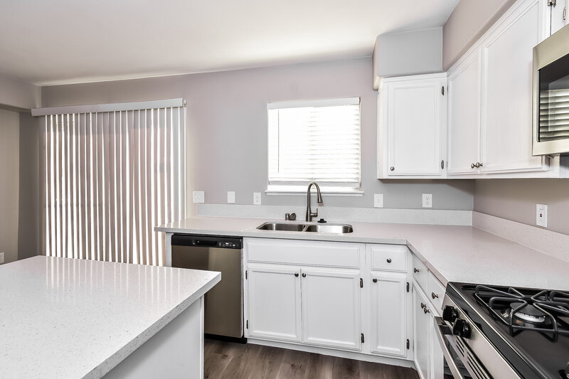 2,800/Mo, 7409 Jockey Ave Las Vegas, NV 89130 Kitchen View 2