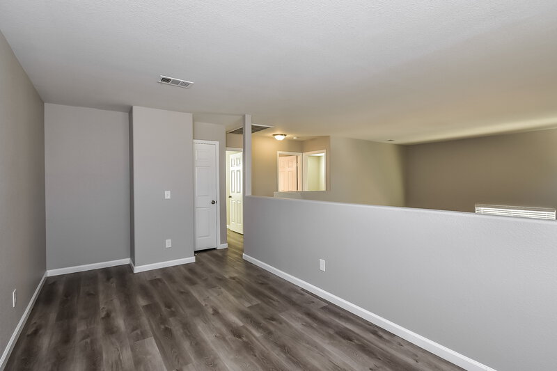 2,800/Mo, 7409 Jockey Ave Las Vegas, NV 89130 Loft View 2