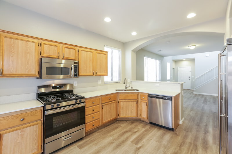 2,260/Mo, 10932 Napa Ridge Dr Las Vegas, NV 89144 Kitchen View 2