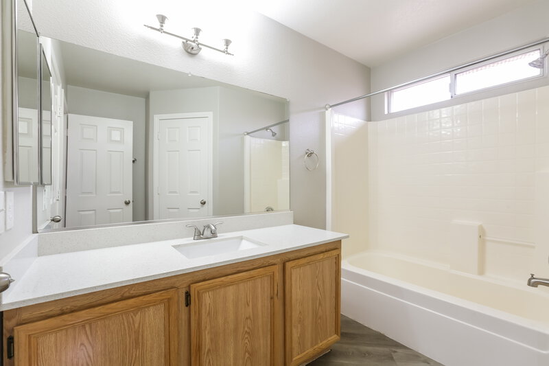 2,260/Mo, 10932 Napa Ridge Dr Las Vegas, NV 89144 Bathroom View