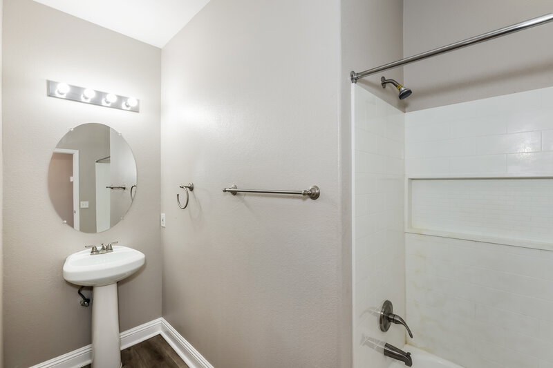 2,585/Mo, 740 Camino La Paz Henderson, NV 89012 Bathroom View 2