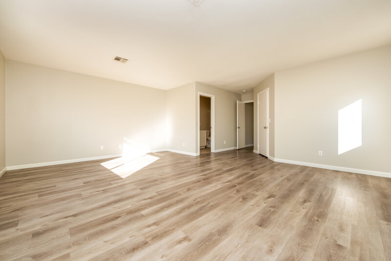 1,970/Mo, 7933 Odysseus Ave Las Vegas, NV 89131 Main Bedroom View 2