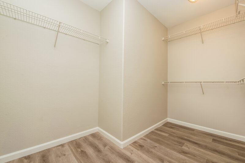 1,970/Mo, 7933 Odysseus Ave Las Vegas, NV 89131 Walk In Closet View