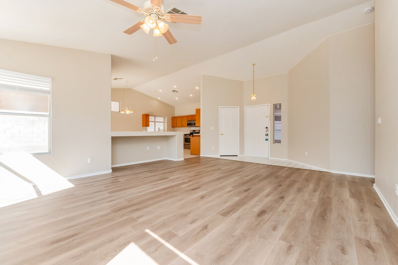 0/Mo, 607 Park Landing Ct North Las Vegas, NV 89032 Living Room View 2