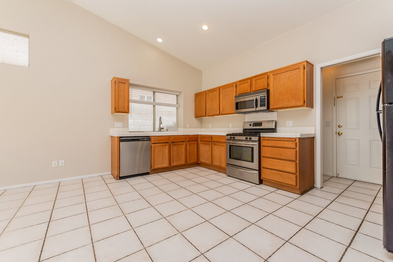 0/Mo, 607 Park Landing Ct North Las Vegas, NV 89032 Kitchen View