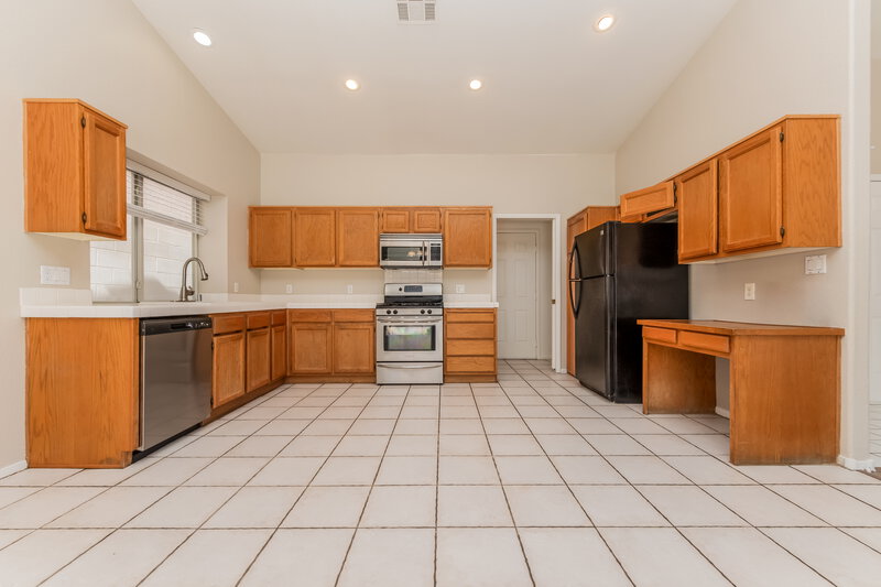 0/Mo, 607 Park Landing Ct North Las Vegas, NV 89032 Kitchen View 2