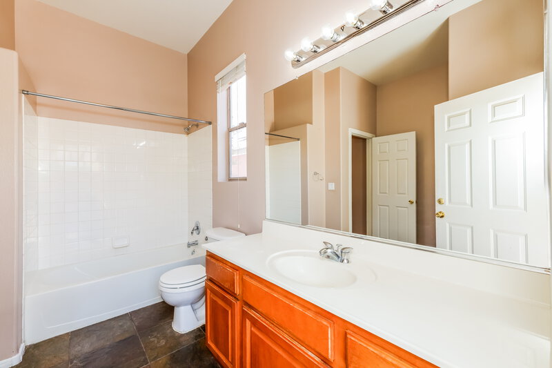 2,815/Mo, 10602 Bonchester Hill St Las Vegas, NV 89141 Bathroom View 2