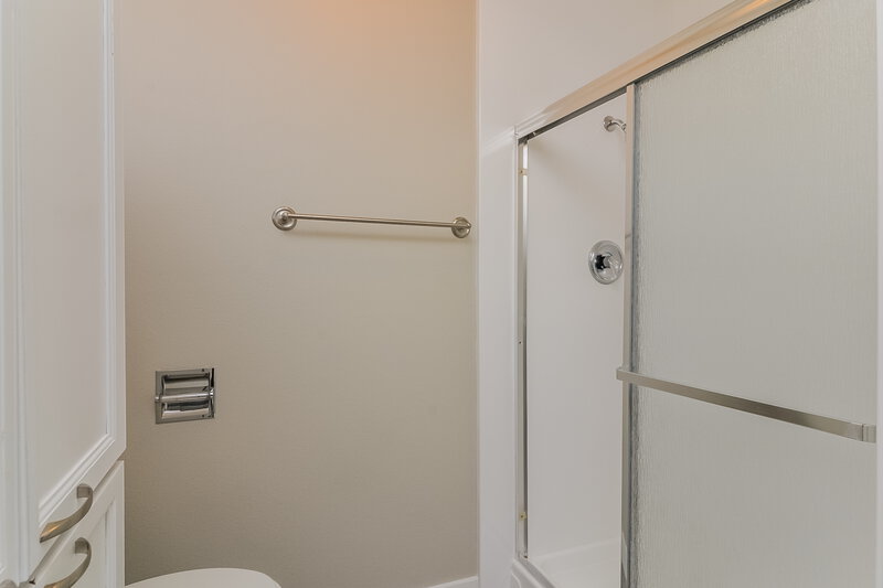 2,095/Mo, 129 Primero Way Henderson, NV 89074 Main Bathroom View