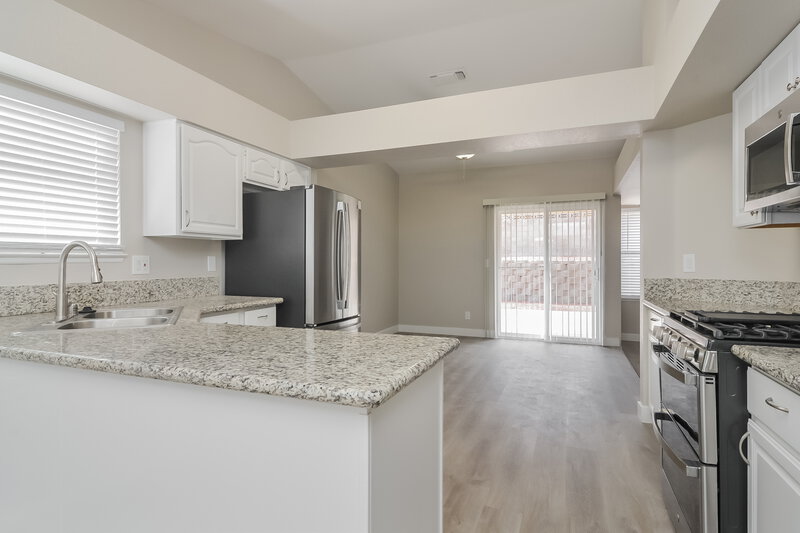 2,160/Mo, 145 Cologne Ct Henderson, NV 89074 Kitchen View 2