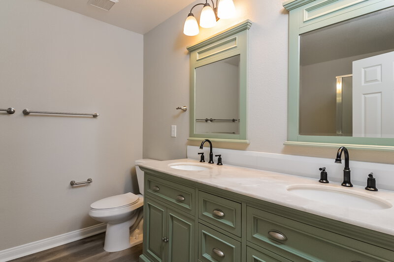 3,310/Mo, 6340 Climbing Vine Ave Las Vegas, NV 89141 Main Bathroom View