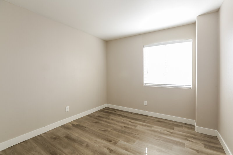 2,395/Mo, 4375 Coyote Crest Ct Las Vegas, NV 89147 Bedroom View 2