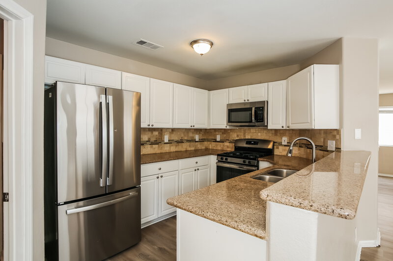 2,375/Mo, 7521 Wandering St Las Vegas, NV 89131 Kitchen View