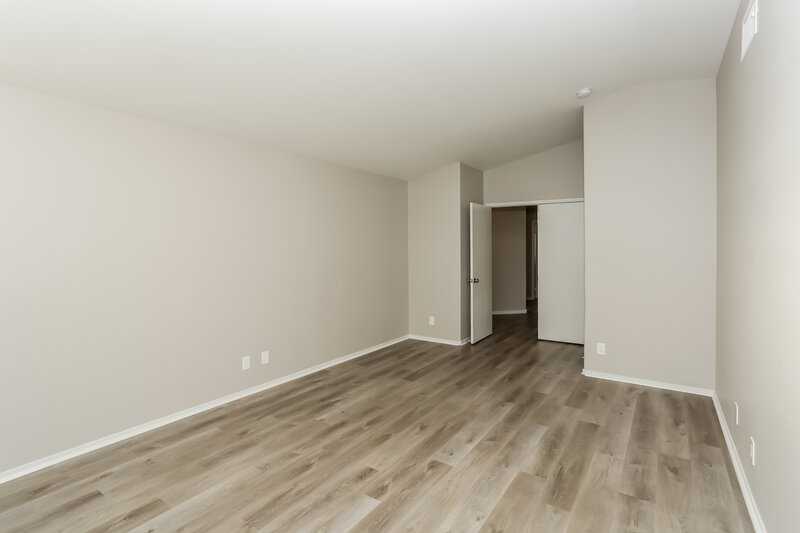 2,450/Mo, 7521 Wandering St Las Vegas, NV 89131 Main Bedroom View