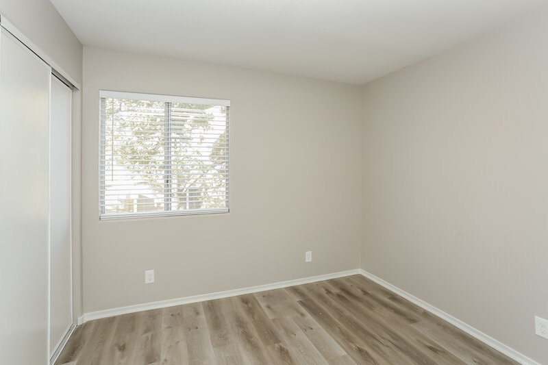 2,450/Mo, 7521 Wandering St Las Vegas, NV 89131 Bedroom View 2