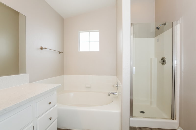2,375/Mo, 7521 Wandering St Las Vegas, NV 89131 Main Bathroom View 2