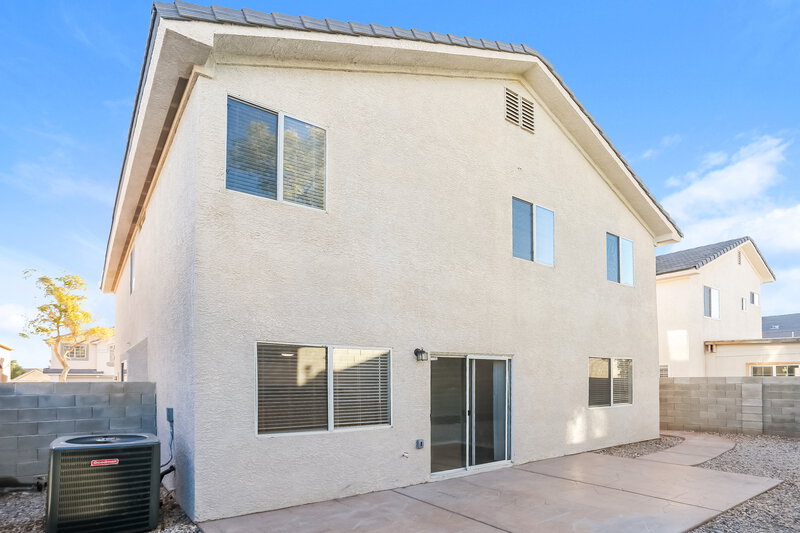 2,450/Mo, 7521 Wandering St Las Vegas, NV 89131 Rear View