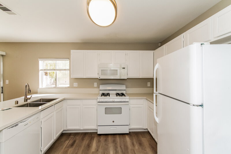 1,830/Mo, 5708 Ocean Beach Dr Las Vegas, NV 89149 Kitchen View